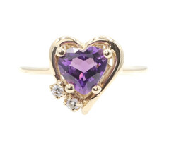 Estate 10KT Yellow Gold 0.55 ctw Purple Amethyst Heart & Round Diamond Ring 1.9g