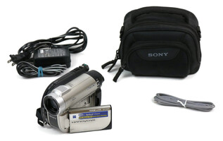 Sony Handycam DCR-DVD650 with Case, Charger and Battery