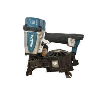 Makita Nail gun with bag 