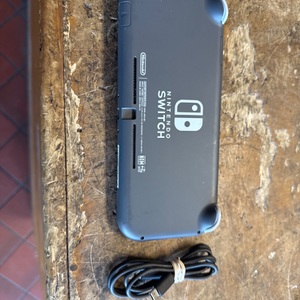 NINTENDO SWITCH HDH-001 LITE