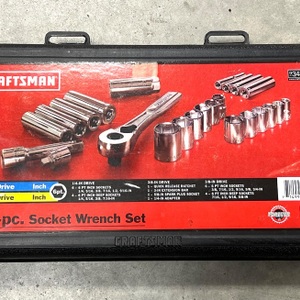 Craftsman 24 Pc Socket Wrench Set Model No. 34820 in Hard Case 