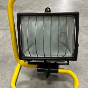 500 Watt Portable Halogen Work Light Model: 8F94 Corded Electric 