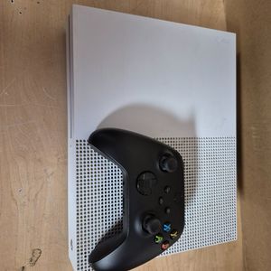 MICROSOFT Xbox ONE S GAMING CONSOLE WHITE 500GB 1681