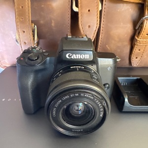 CANON EOS M50 MARK 11 / MIRRORLESS CAMERA