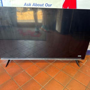 TCL 50S451 / 50INCH TV / LIKE NEW WITH SCREEN COVER ON IT