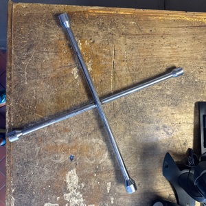 4-WAY LUG WRENCH