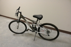 Mongoose Ledge 2.1 6061N Aluminum Mountain Bike