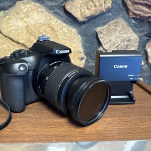 CANON DS126621 / DSLR