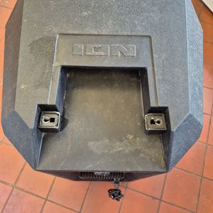 ION  TOTAL PA LIVE bluetooth party speaker (handle broken)