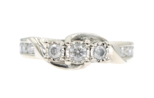 Estate 0.48 Ctw Illusion-Set Round Diamond 10KT Gold PPF Engagement Ring 4.3g