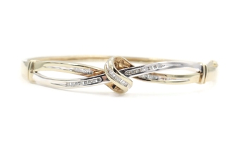 Fancy 0.34 Ctw Baguette & Round Diamond 10KT Two-Tone Gold Knot Bracelet 7" 10g