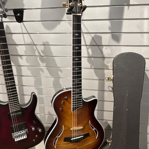 TAYLOR T5Z CUSTOM Electric Hollowbody Guitar W/Original Case