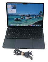 Apple Mcbook air m2 2022 8GB 256GB SSD