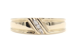 Men's Diagonal 0.03 Ctw Round Diamond 3-Stone 10KT Yellow Gold Wedding Band Ring