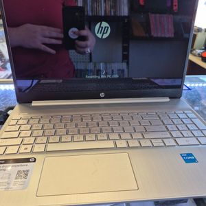 HP 15-DY2046NR  11TH GEN i3 @ 2.90GHz / 8GB RAM / 256GB HD / WIN11 / TOUCHSCREEN