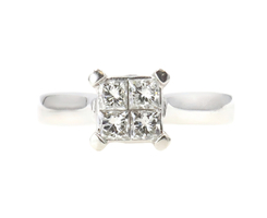Women's 0.92 Ctw Princess & Round Diamond 14KT White Gold Square Cluster Ring