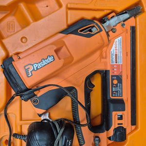 Paslode XPRO 3-1/4-in 30 -Degree Cordless Roundhead Framing Nailer (Battery Incl