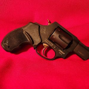 856 Ultra Lite 2" 6 Round 38 Special Revolver - Black/Gold