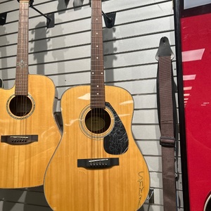 Yamaha F325D Dreadnought Acoustic Guitar