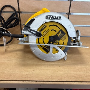 DeWalt DWE575 circular saw