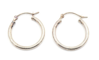 Women's Estate Sterling Silver Classic 21.3mm Medium Hoop Earrings - 1.79 Grams 
