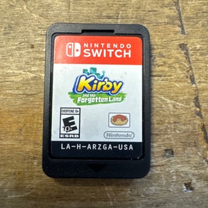 NINTENDO SWITCH / KIRBY FORGOTTEN LAND / NO CASE