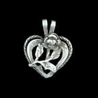 Estate Classic Sterling Silver 925 Rose and Heart 21mm Necklace Pendant - 1.9g