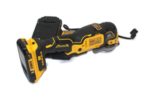 Dewalt dcs356 Multi Tool with 2 Batteries and Charger Like New!