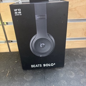 Beats A1796 headphones