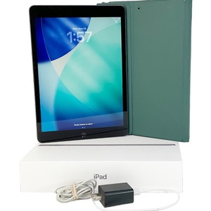 Apple iPad (9th Gen) Model A2602 MK2k3LL/A  64GB Tablet With Keyboard Case