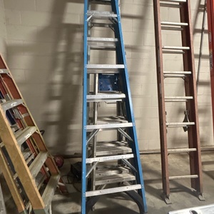 Werner 8' Fiberglass Step Ladder