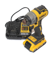 Dewalt dcd777 20v Impact Drill with Battery and Charger