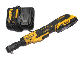 Dewalt dcf513 3/8 Ratchet with Battery and Charger